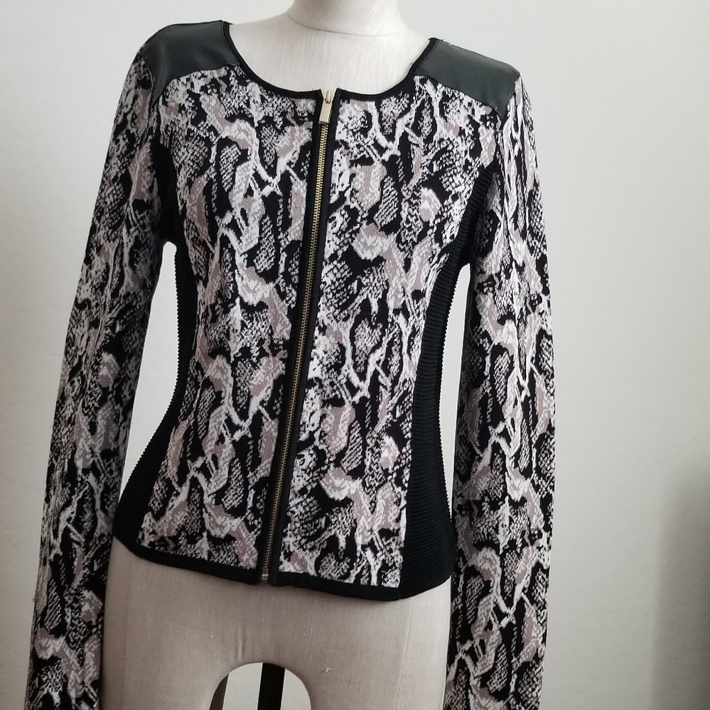 CACHE coat